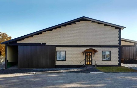 stoun-haus-kirpich-foto-2